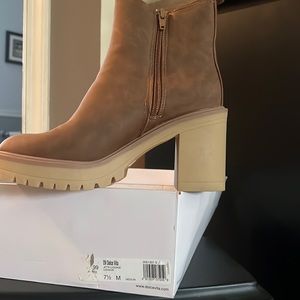 Platform boots